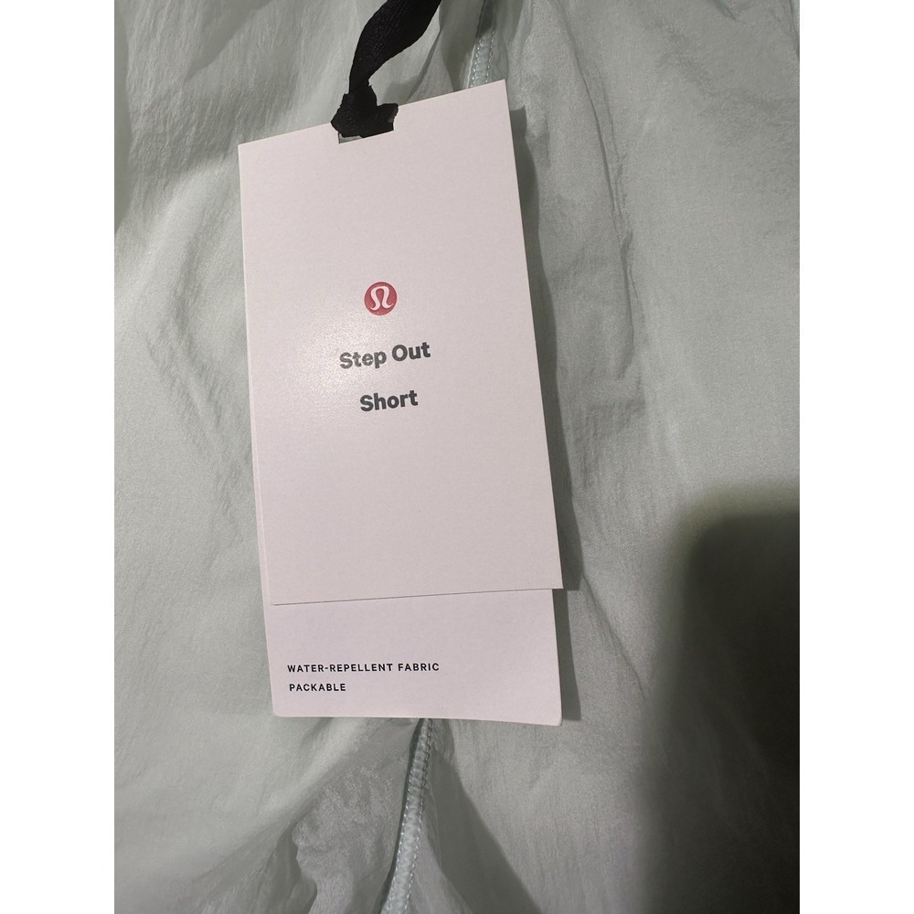 Lululemon Step Out High Rise Short 3" Inseam Packable Ocean Air Size: 6 - Picture 8 of 13